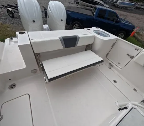 Slide: The Image of Robalo Center Console R250 In Stock 2026 - 17