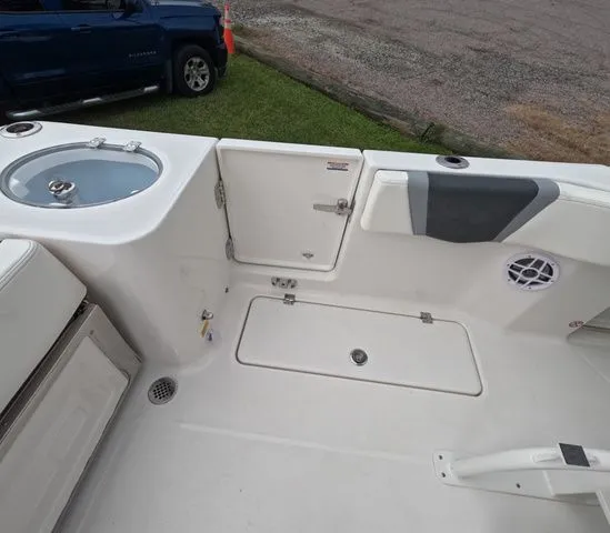 Slide: The Image of Robalo Center Console R250 In Stock 2026 - 18