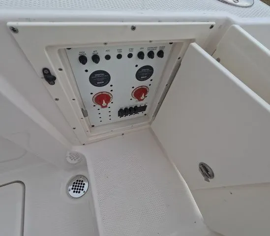 Slide: The Image of Robalo Center Console R250 In Stock 2026 - 21