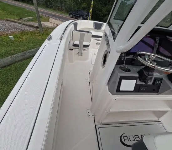Slide: The Image of Robalo Center Console R250 In Stock 2026 - 32