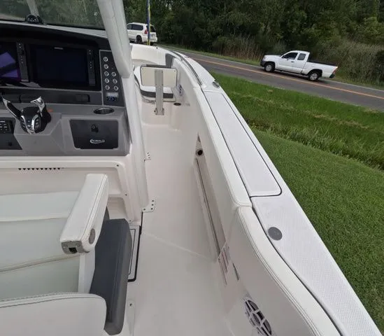 Slide: The Image of Robalo Center Console R250 In Stock 2026 - 33