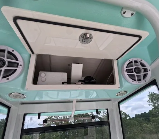 Slide: The Image of Robalo Center Console R250 In Stock 2026 - 37