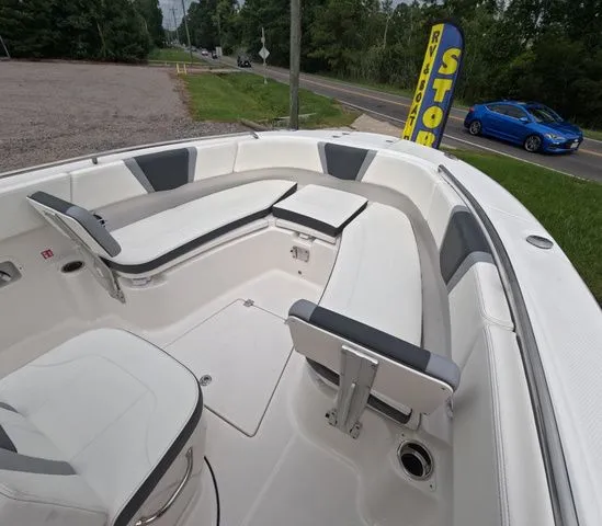 Slide: The Image of Robalo Center Console R250 In Stock 2026 - 40