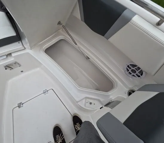 Slide: The Image of Robalo Center Console R250 In Stock 2026 - 44