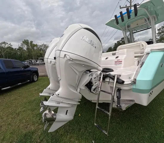 Slide: The Image of Robalo Center Console R250 In Stock 2026 - 7