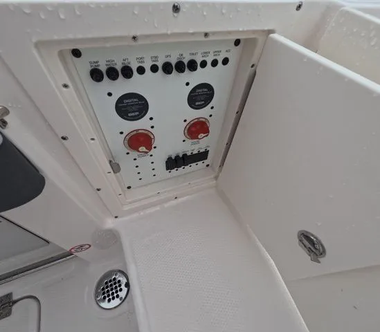 Slide: The Image of Robalo Dual Console R257 In Stock 2026 - 11