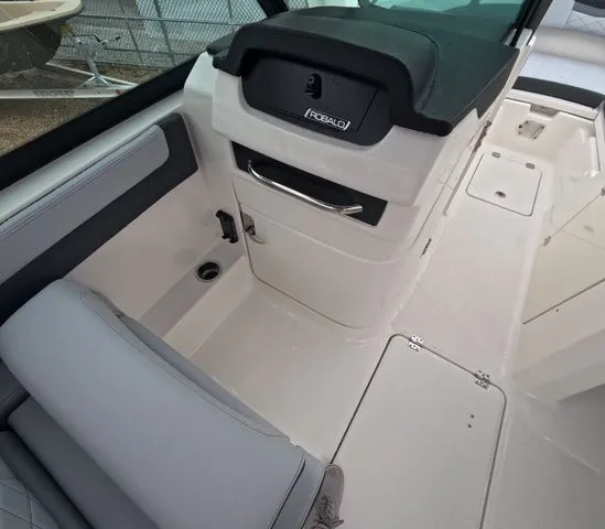 Slide: The Image of Robalo Dual Console R257 In Stock 2026 - 40