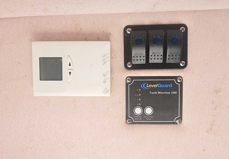 Slide: The Image of Sea Ray 260 Overnighter 1989 - 10