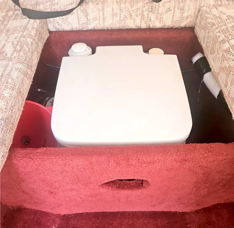 Slide: The Image of Sea Ray 260 Overnighter 1989 - 9