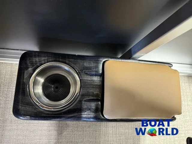 Slide: The Image of Tahoe Sport 2385 Rear Fish & Honda 4-Stroke EFI 2026 - 17