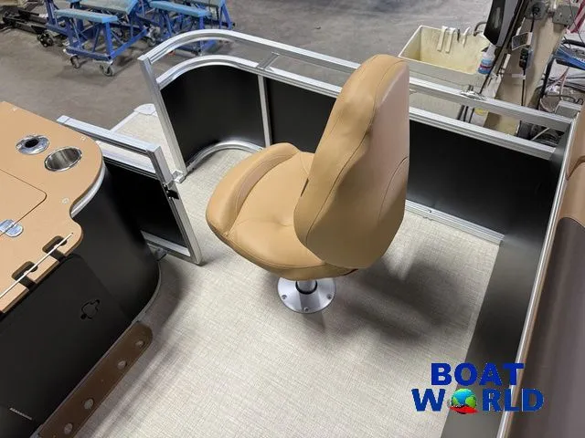 Slide: The Image of Tahoe Sport 2385 Rear Fish & Honda 4-Stroke EFI 2026 - 20