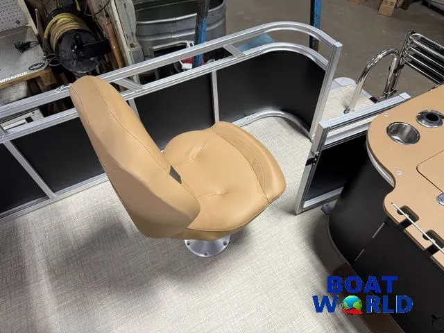 Slide: The Image of Tahoe Sport 2385 Rear Fish & Honda 4-Stroke EFI 2026 - 22