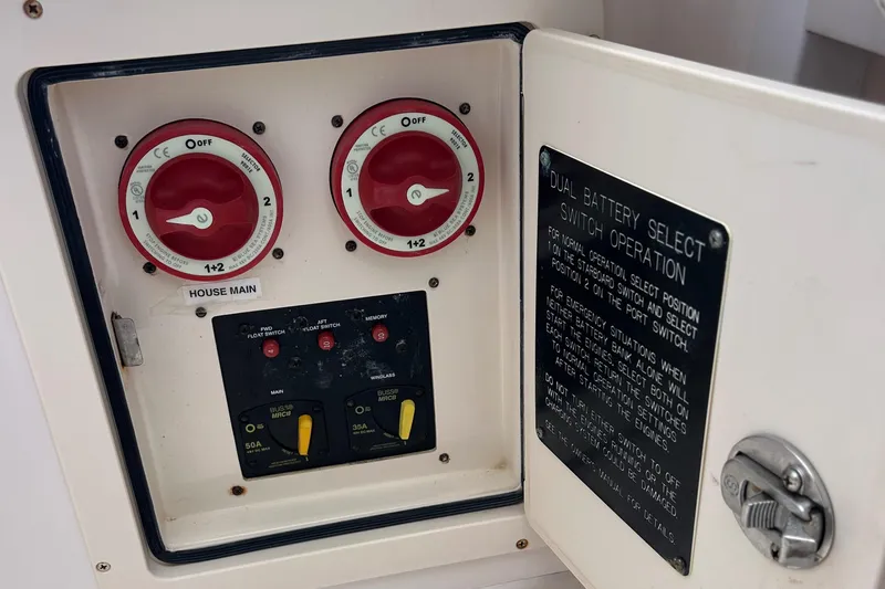 Slide: The Image of Grady-White Express 305 2007 - 53