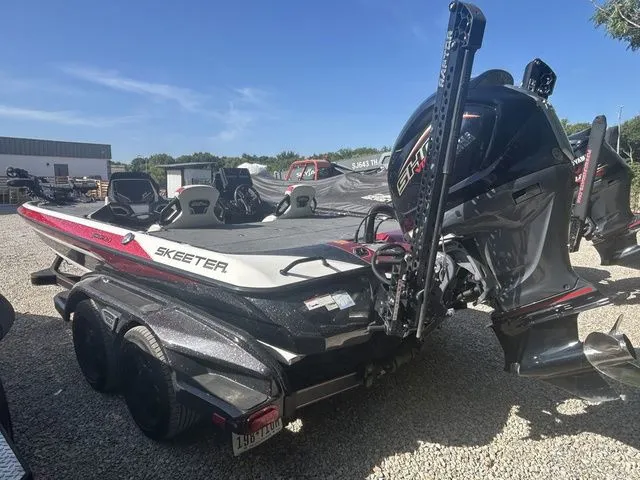 Slide: The Image of Skeeter FXR21 Limited 2022 - 4