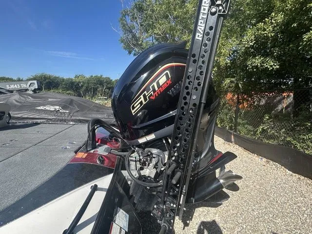 Slide: The Image of Skeeter FXR21 Limited 2022 - 8