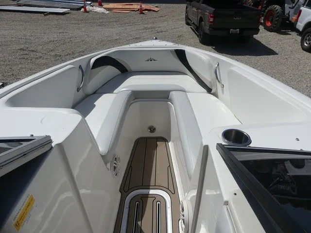 Slide: The Image of Mariah SX25 2007 - 19