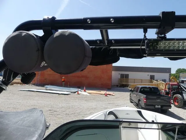 Slide: The Image of Mariah SX25 2007 - 8