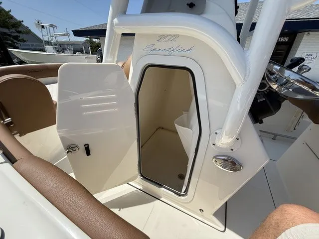 Slide: The Image of Pioneer 202 Sportfish 2025 - 11