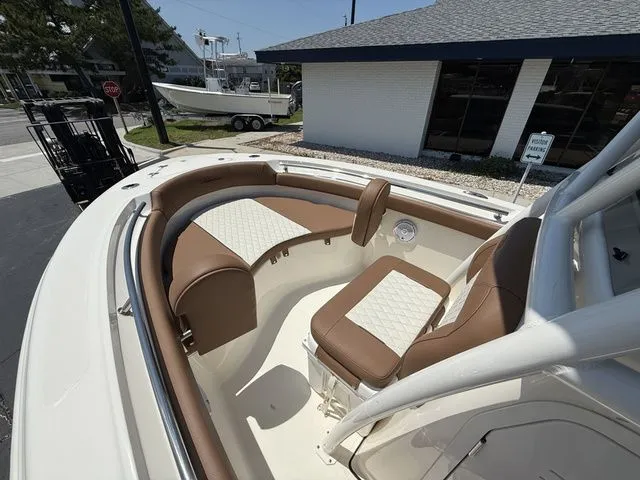 Slide: The Image of Pioneer 202 Sportfish 2025 - 12