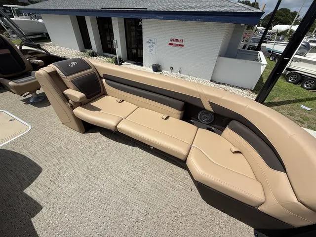 Slide: The Image of Barletta CABRIO C24UC 2025 - 8