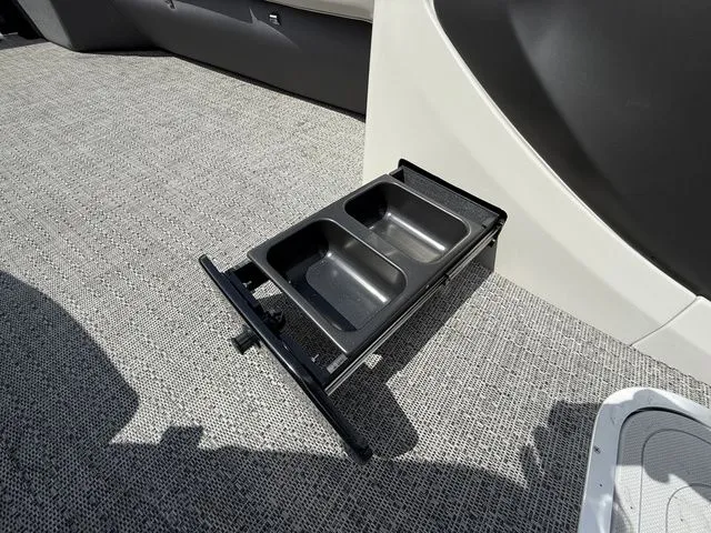 Slide: The Image of Barletta Cabrio C24QC 2025 - 11