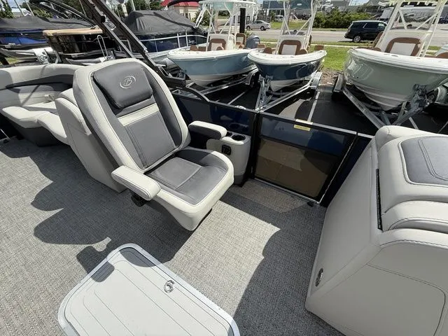 Slide: The Image of Barletta Cabrio C24QC 2025 - 12