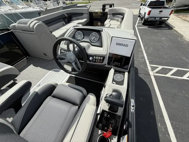 Slide: The Image of Barletta Cabrio C24QC 2025 - 15