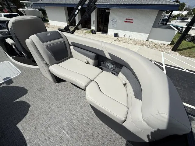 Slide: The Image of Barletta Cabrio C24QC 2025 - 17