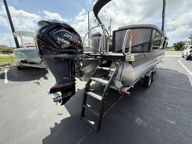 Slide: The Image of Barletta Cabrio C24QC 2025 - 20