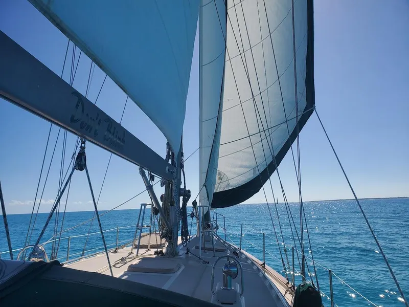 Slide: The Image of Island Packet 440 2006 - 141