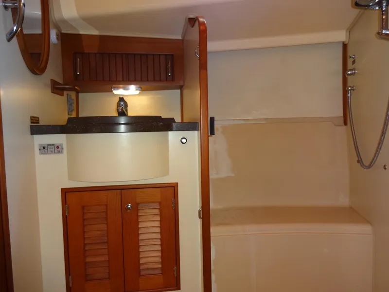Slide: The Image of Guest Head showing shower seat - 29