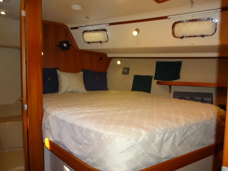 Slide: The Image of Island Packet 440 2006 - 50