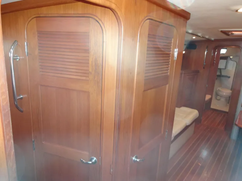 Slide: The Image of Island Packet 440 2006 - 57