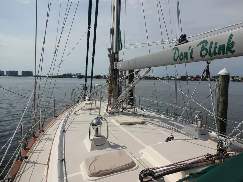 Slide: The Image of Island Packet 440 2006 - 65