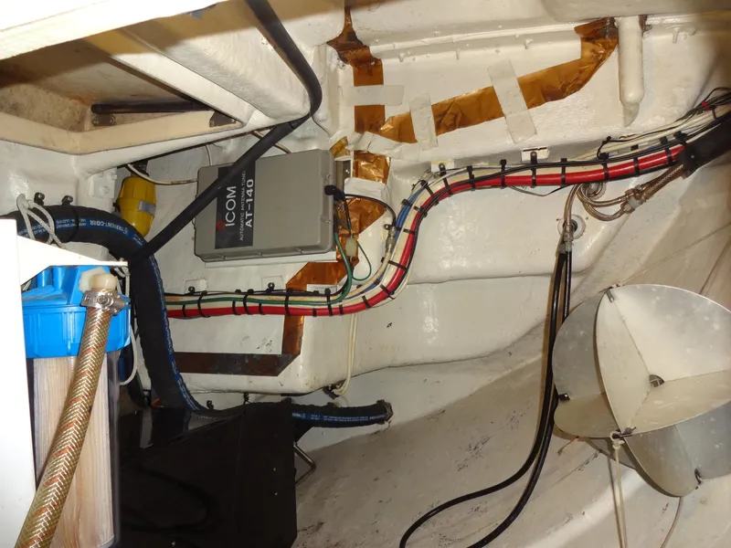 Slide: The Image of Island Packet 440 2006 - 97