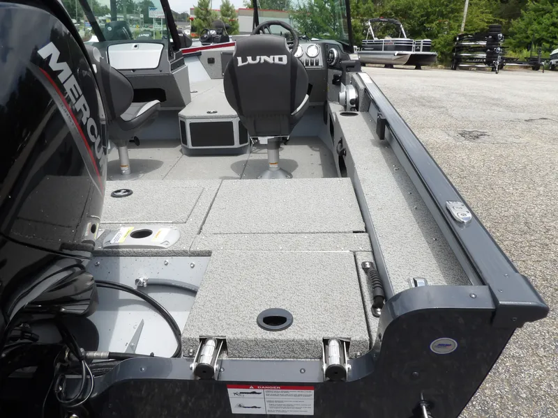 Slide: The Image of Lund 1775 Adventure Sport 2024 - 16