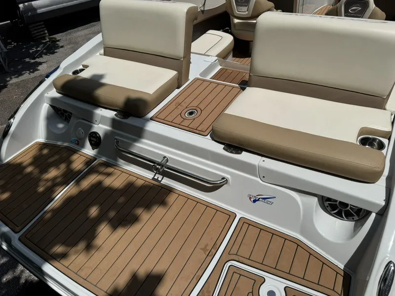Slide: The Image of Crownline Boats 240 SS 2021 - 12