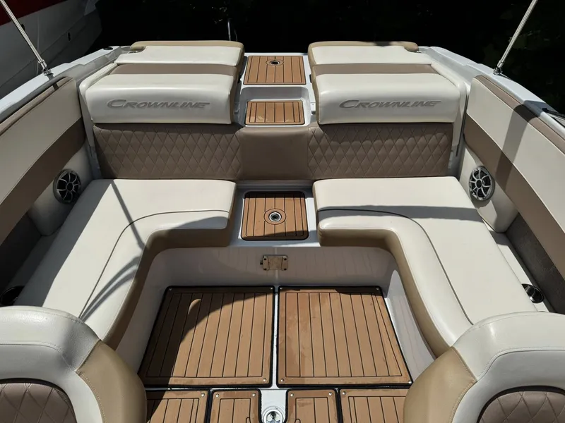 Slide: The Image of Crownline Boats 240 SS 2021 - 18