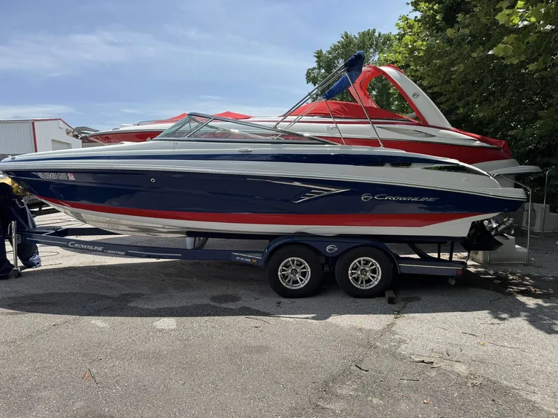 Slide: The Image of Crownline Boats 240 SS 2021 - 19