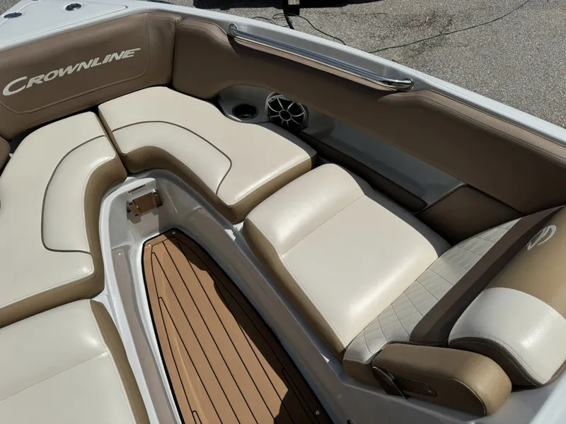 Slide: The Image of Crownline Boats 240 SS 2021 - 6