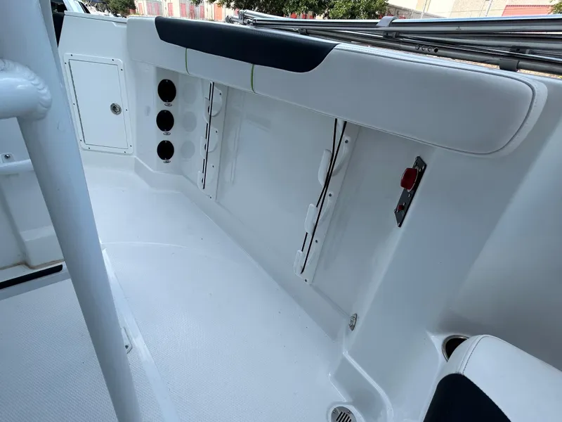 Slide: The Image of Tahoe 2150 CC 2020 - 70