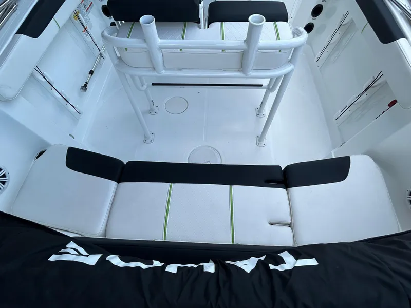 Slide: The Image of Tahoe 2150 CC 2020 - 71