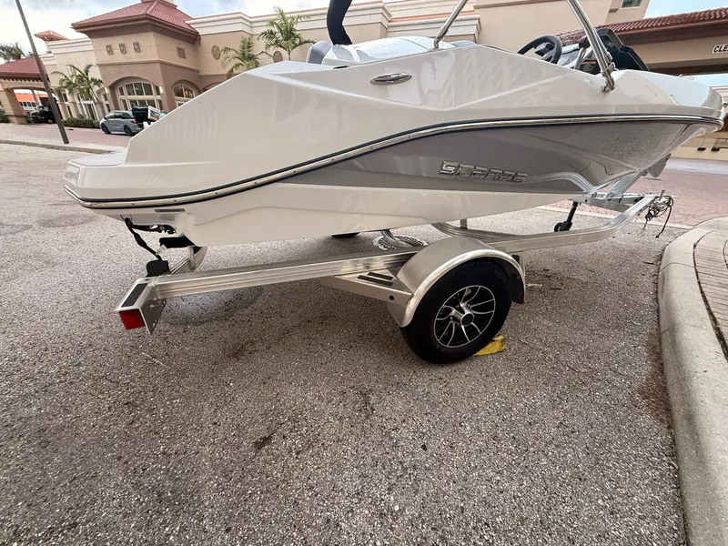 Slide: The Image of Scarab 165 SE 2026 - 16