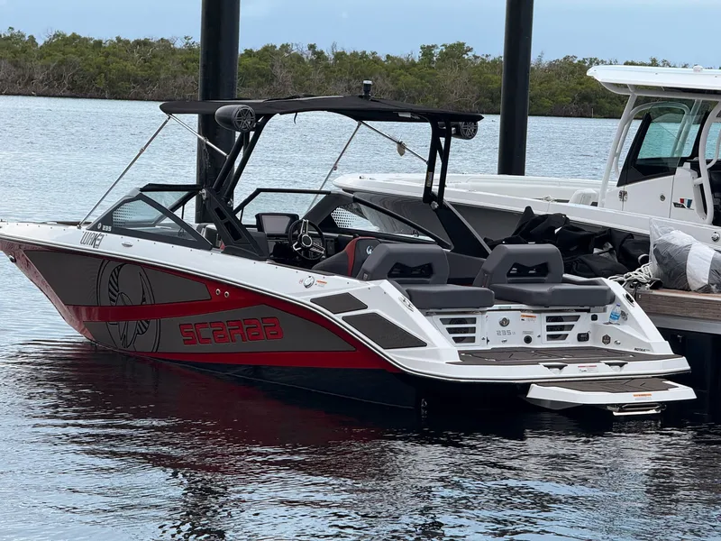 Slide: The Image of Scarab 235 LX Wake 2025 - 5