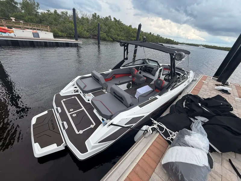 Slide: The Image of Scarab 235 LX Wake 2025 - 9