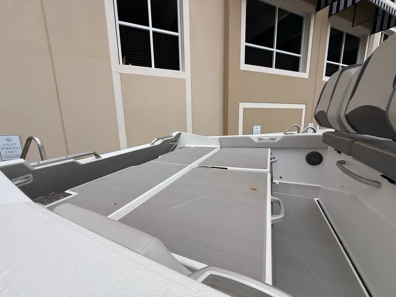 Slide: The Image of Scarab 235 Open SE 2025 - 4