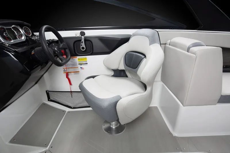 Slide: The Image of Scarab 255 SE 2025 - 24