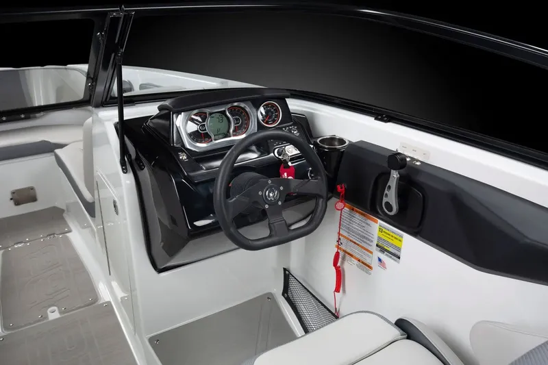 Slide: The Image of Scarab 255 SE 2025 - 25