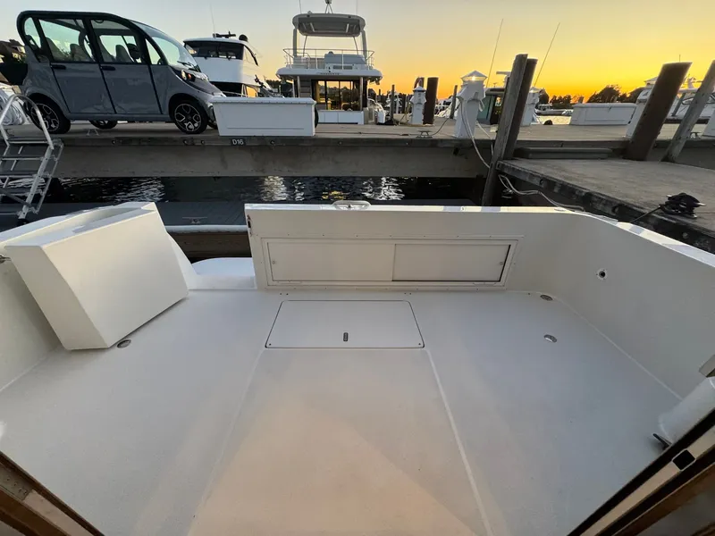 Slide: The Image of Navigator 5100 2007 - 14