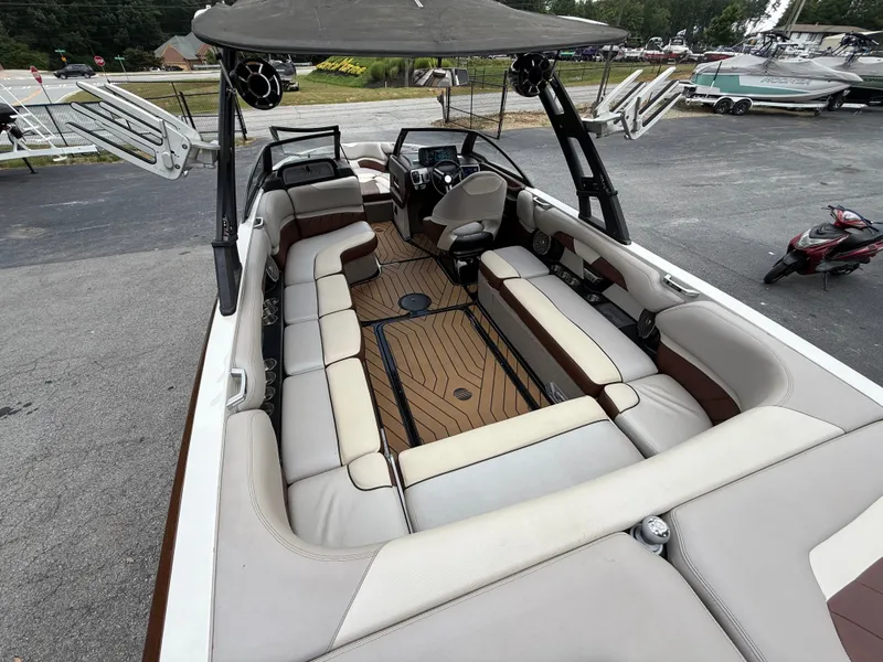Slide: The Image of Malibu Wakesetter 25 LSV 2016 - 14